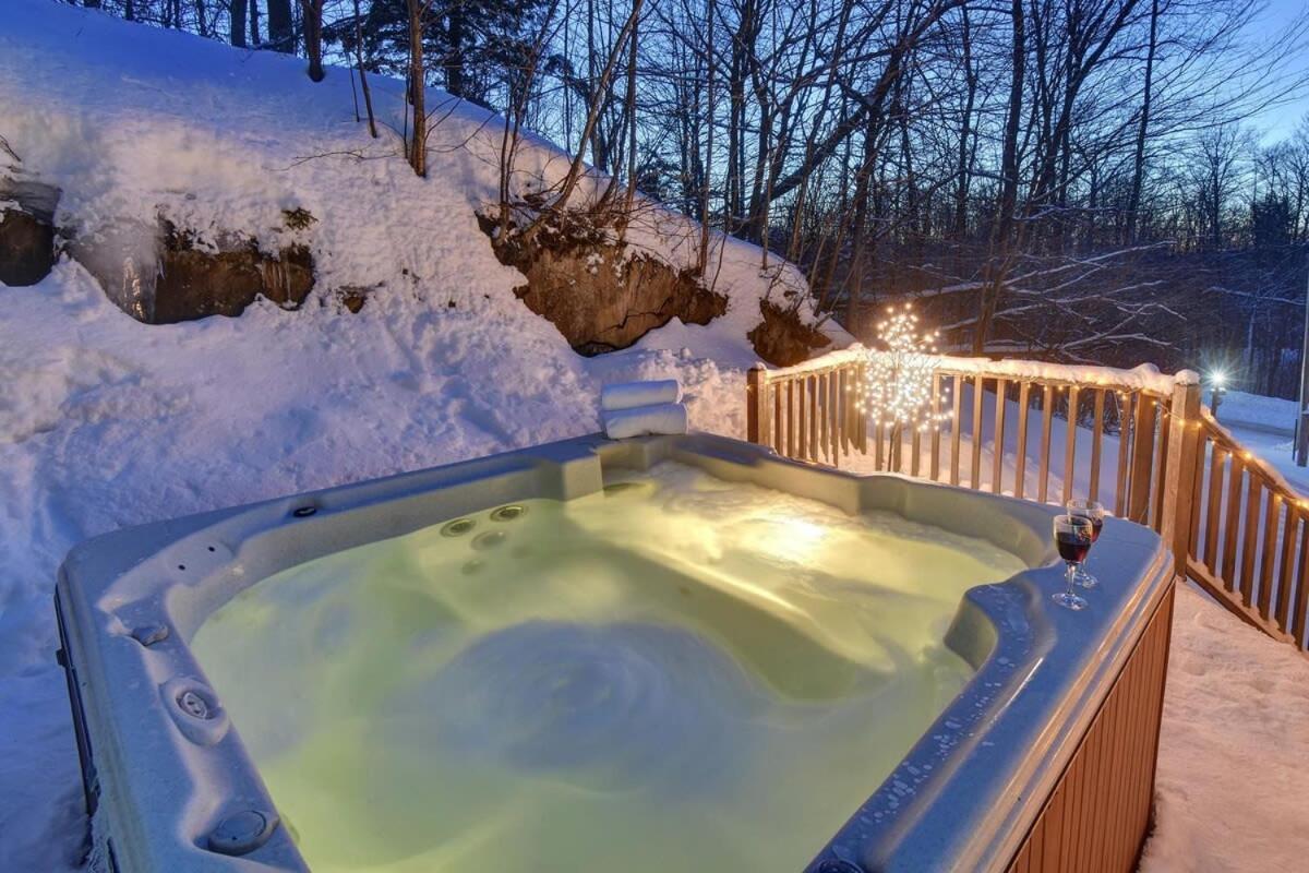 Chic Familiale, Relaxant Avec Spa En Montagnes Labelle Εξωτερικό φωτογραφία
